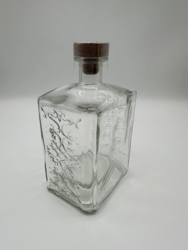 Бутылка «КВАДРО» с эмбоссингом 1.0 л. фото 2